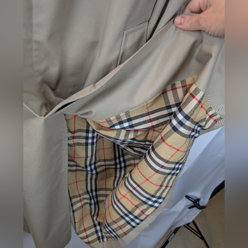 Burberry Vintage Classic Tan Men's Trench Coat Size 52 Long In VGUC - Picture 7 of 13